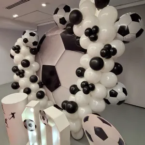 تم تولد فوتبالی دخترانه