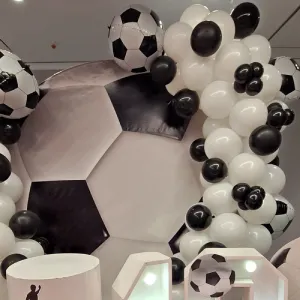 تم توپ فوتبال