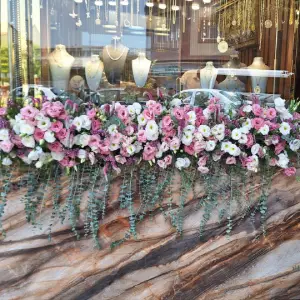 گل آرایی ویترین طلافروشی