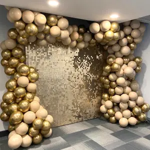 بادکنک آرایی تم طلایی