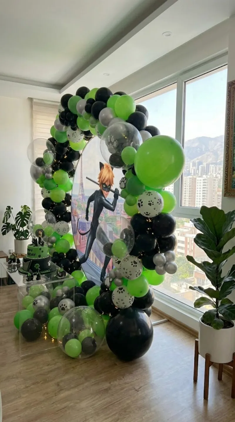 بادکنک آرایی تم گربه سیاه