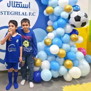 تم بادکنک آرایی استقلال