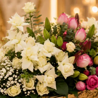 گل آرایی جایگاه عروس